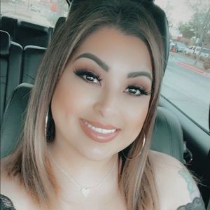 Meet your Posher, Roxann